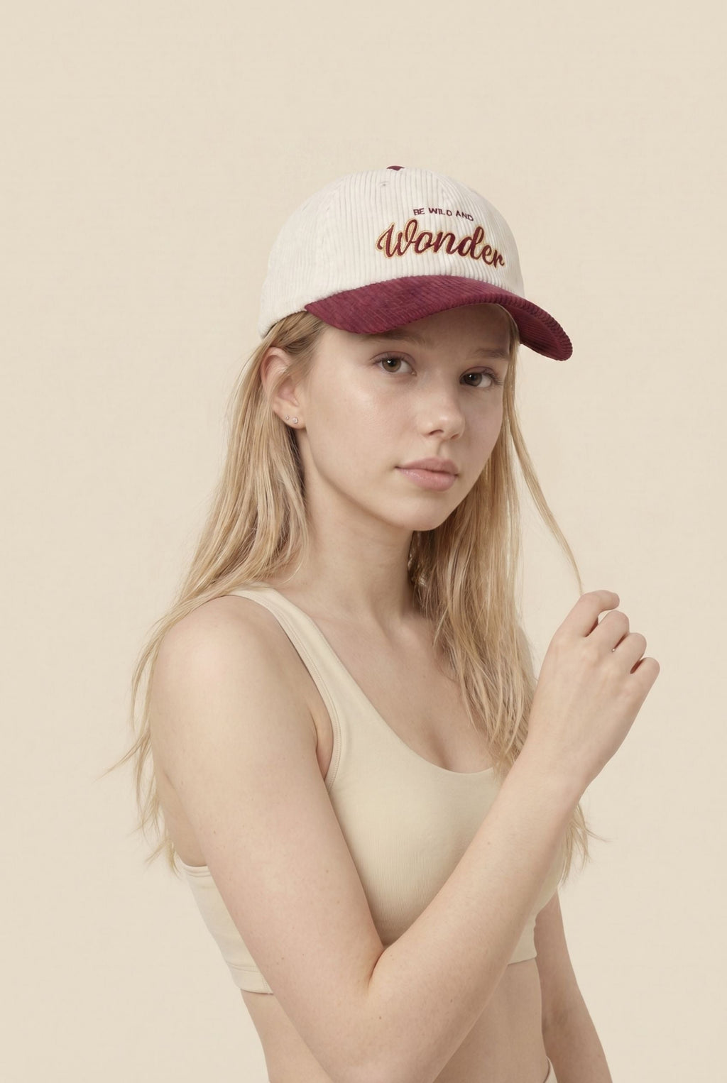 Gorra lifestyle de pana con visera curva