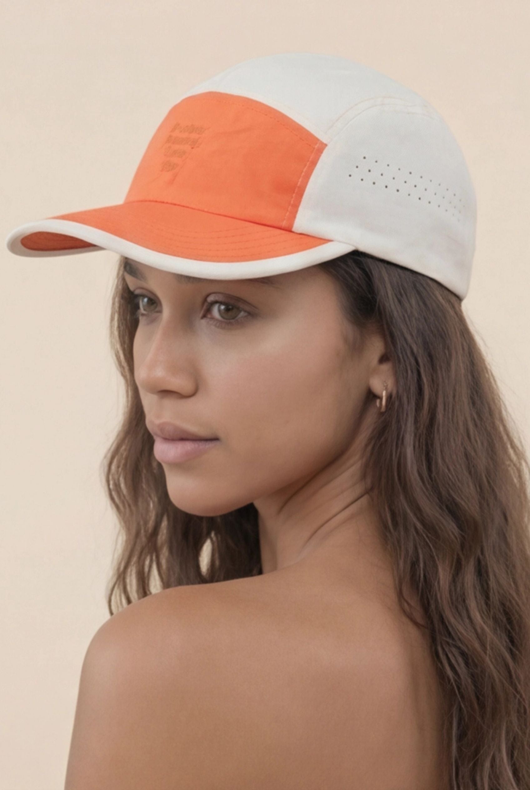 Gorra de exterior con paneles de bloques de color