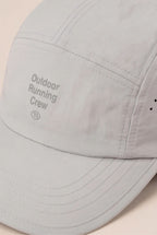 Gorra de exterior con paneles de bloques de color