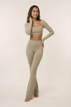Conjunto a juego de Estudio de Contorno acampanado Sleek
