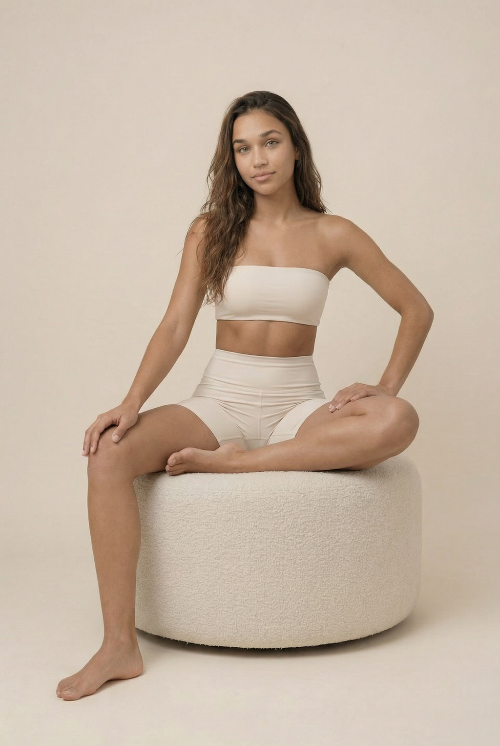 Conjunto a juego de top corto tipo bandeau y pantalón corto Sleek Sculpt Active