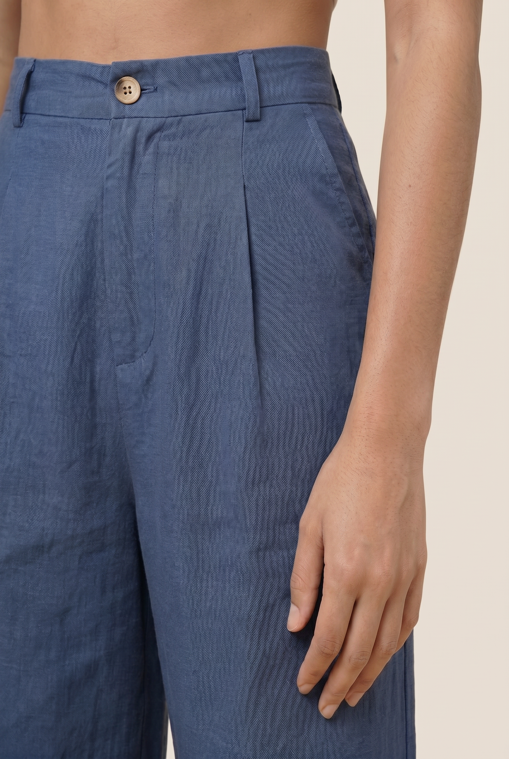 Pantalón de pernera ancha fluido de talle alto