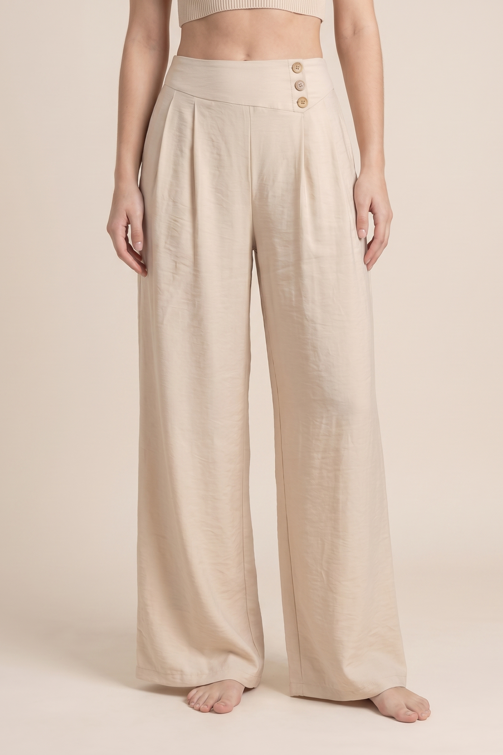 Pantalón de pierna ancha con botón drapeado suave