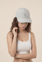 Gorra de exterior con paneles de bloques de color