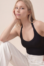 Camiseta larga halter acanalada con contorno