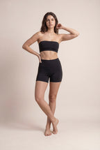 Conjunto a juego de top corto tipo bandeau y pantalón corto Sleek Sculpt Active