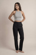 Top deportivo de canalé con cuello alto
