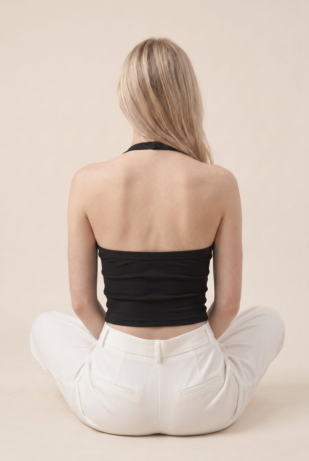 Camiseta larga halter acanalada con contorno