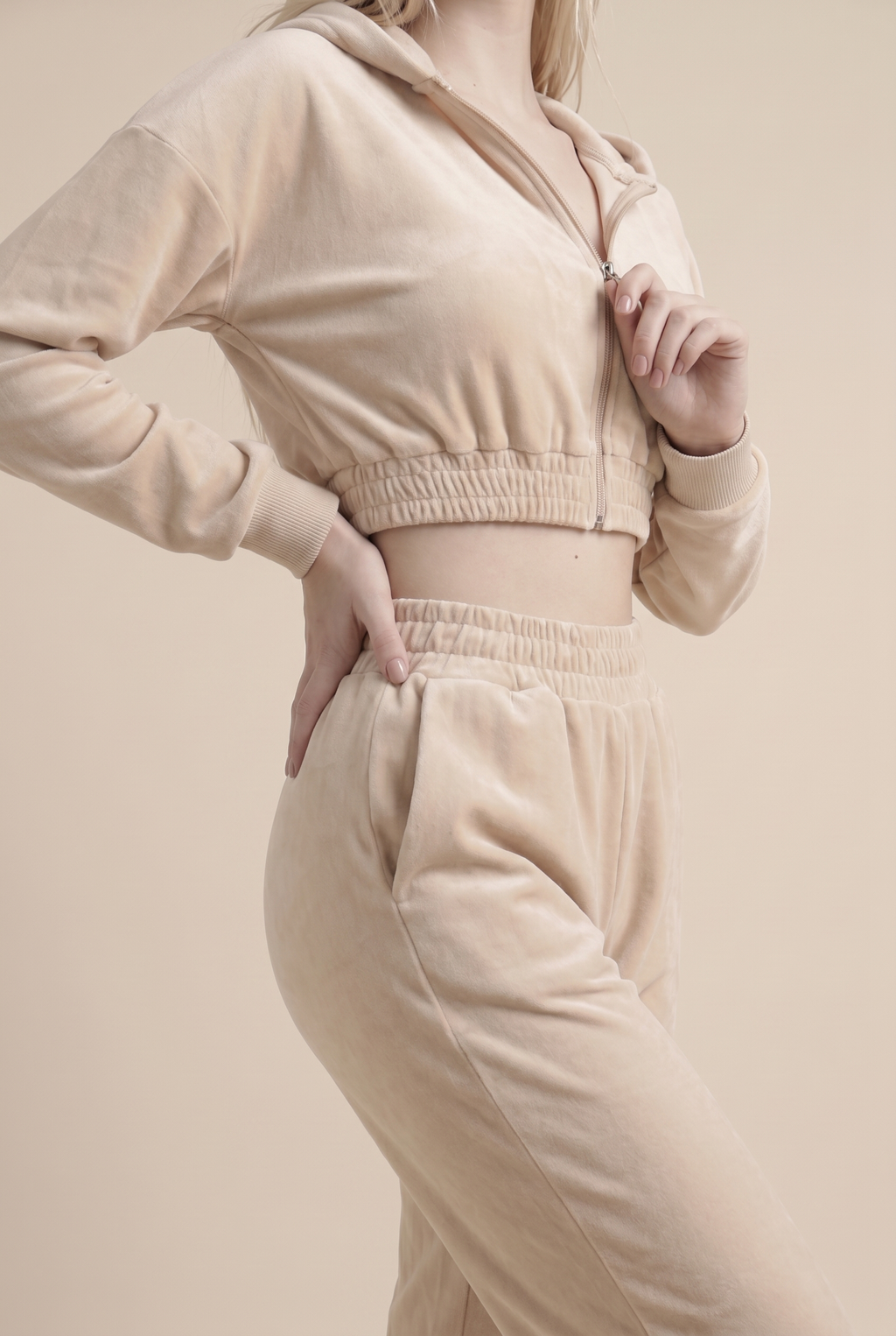 [PRIORIDADE] Traje de sudadera con capucha y cremallera de manga larga ultra corta casual para mujer, pantalones deportivos elásticos de cintura, conjunto de dos piezas para mujer
