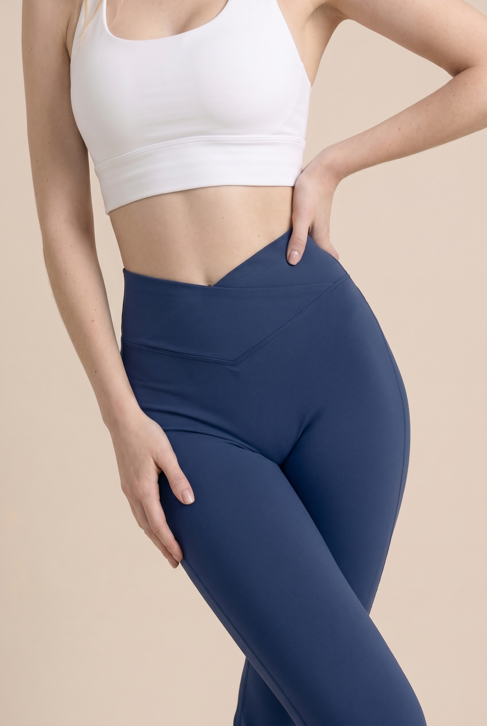 V-Waist Sculpt Contour Performance Legging