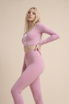 Conjunto de yoga a juego con ribete en contraste